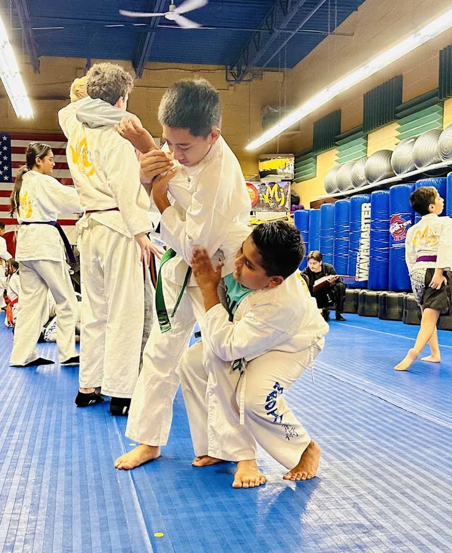 Kids training at Makoto Jiu Jitsu Centers, a short drive from Bay Shore